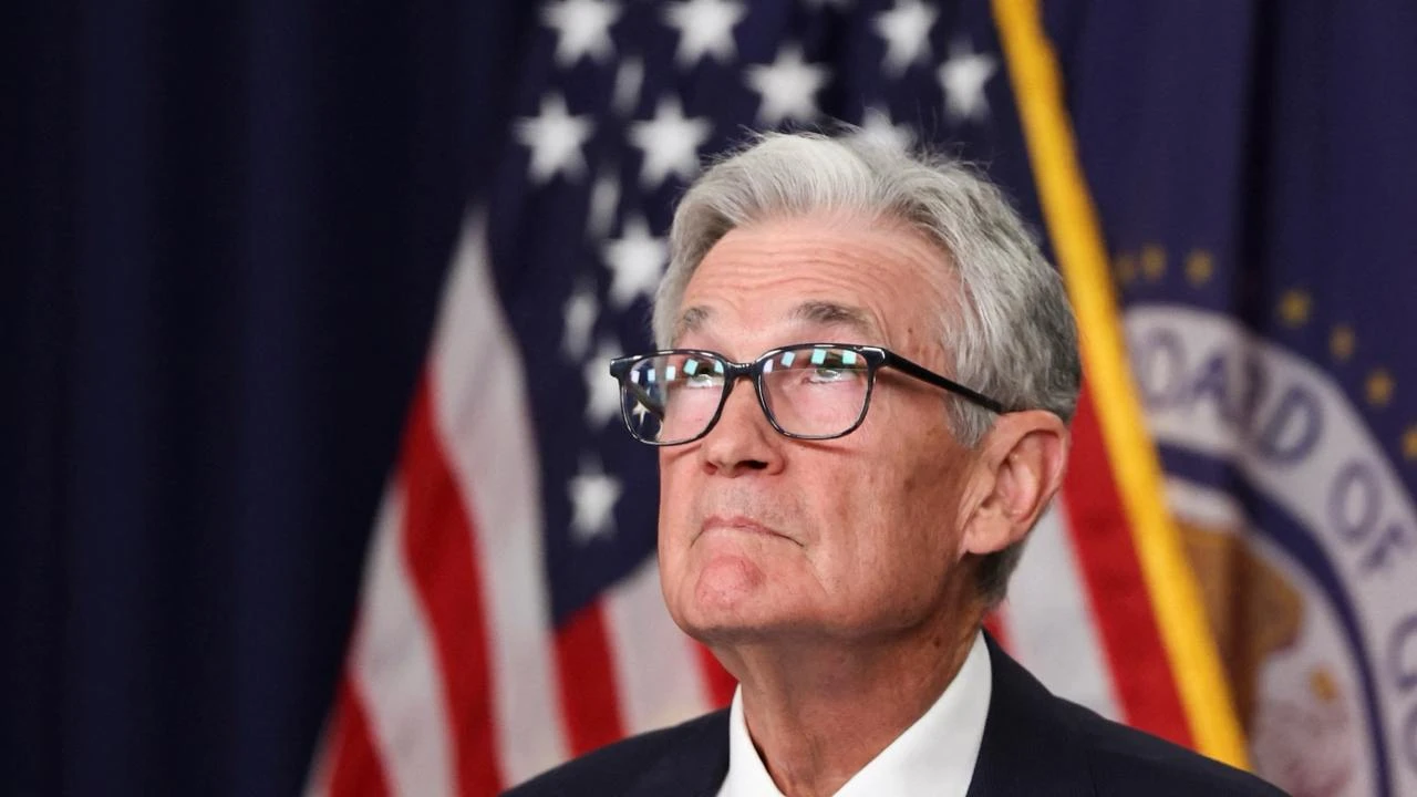 Протокол заседания ФРС под руководством Джерома Пауэлла покажет, насколько регулятор был уверен в решении снизить ставку на 0,5 п.п. / Фото: Reuters /Tom Brenner