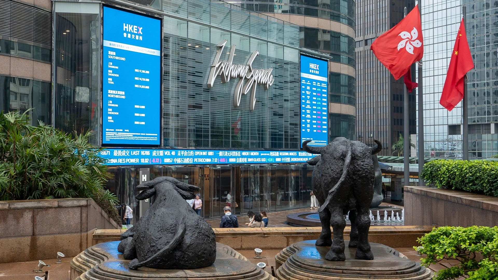 Инвесторы в Гонконге вложили рекордную сумму в ETF, которые дают доходность при падении рынка / Фото: Shutterstock