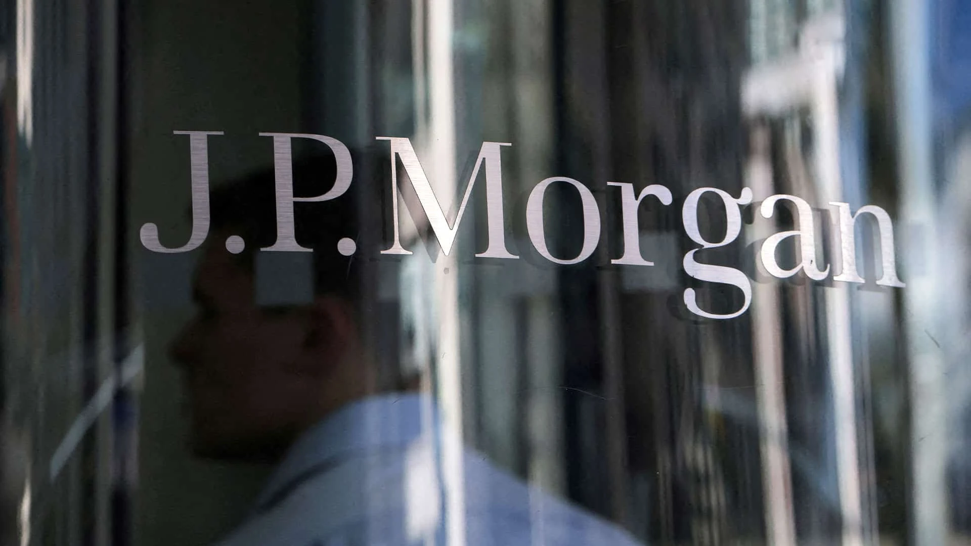 JPMorgan 11 октября отчитался о росте выручки в третьем квартале на 6% в годовом выражении / Фото: Reuters/Andrew Kelly