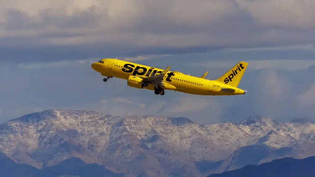 Spirit Airlines has secured additional time to negotiate a debt refinancing deal / Photo: Reuters/Mike Blake