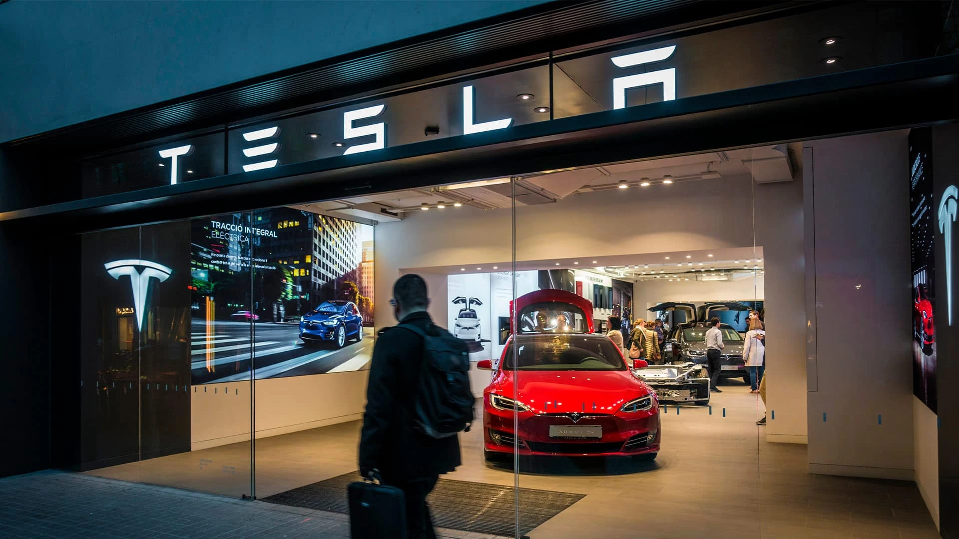 Прибыль Tesla за квартал превзошла прогноз, несмотря на снижение цен / Фото: Shutterstock