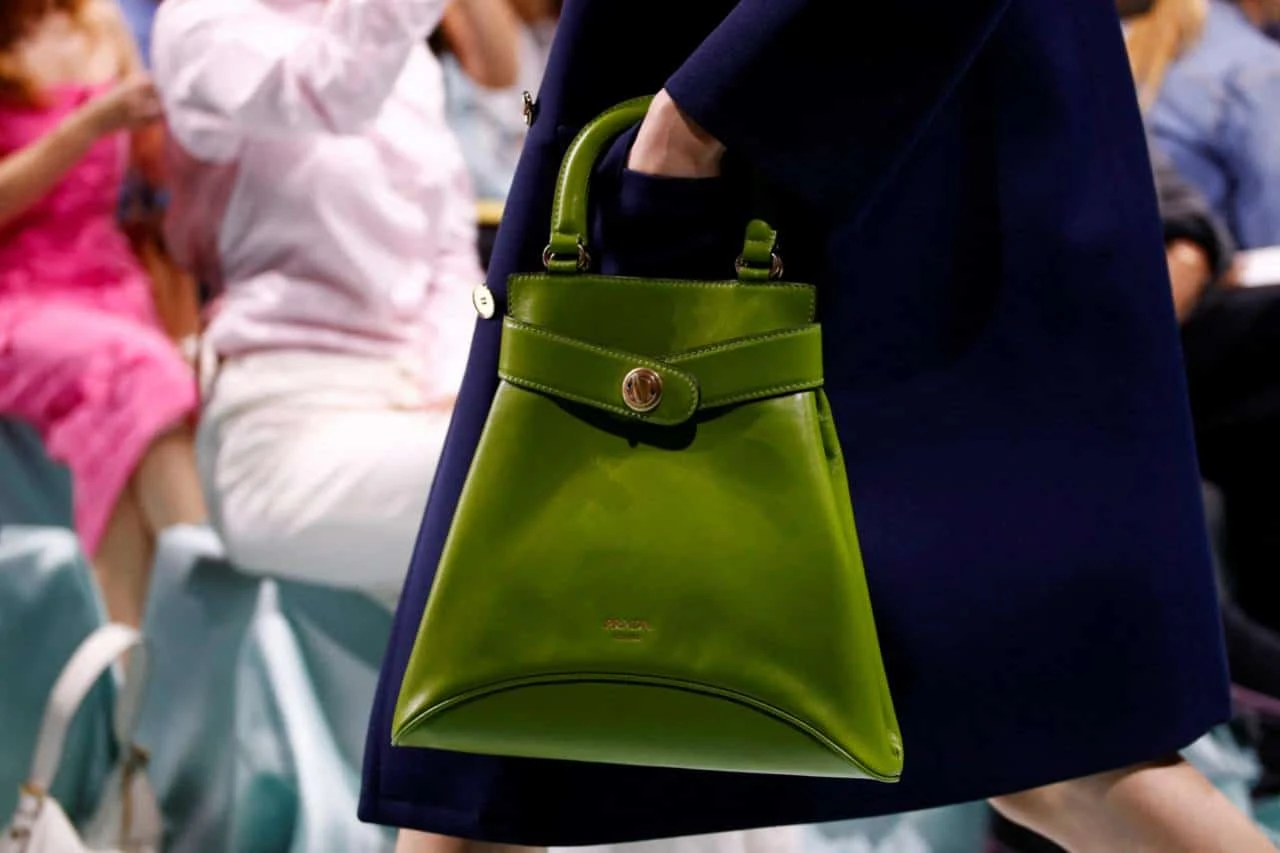 Выручка и продажи Prada выросли за девять месяцев 2024 года, несмотря на спад на рынке люкса в целом / Фото: Reuters /Alessandro Garofalo