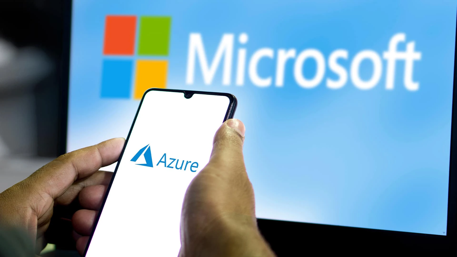 Доля Microsoft на рынке облачной инфраструктуры составляет 20%, а у Google – только 10%. Компании вступили в борьбу за этот чрезвычайно прибыльный рынок. Фото: shutterstock