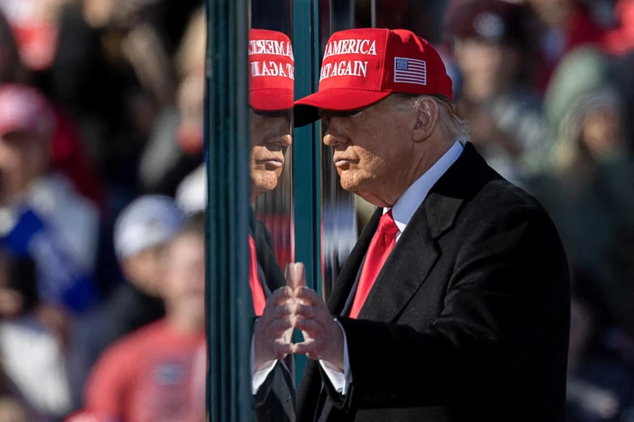 Предвыборный опрос показал, что Харрис неожиданно опередила Трампа в Айове — штате, где он прежде лидировал / Фото: Reuters/Eloisa Lopez TPX IMAGES OF THE DAY