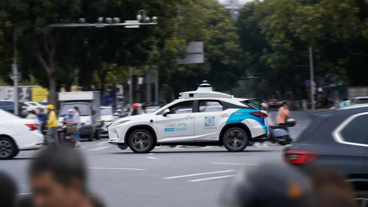 Pony AI разрабатывает технологии автономного вождения: это рынок с высокой конкуренцией / Фото: X/Pony AI