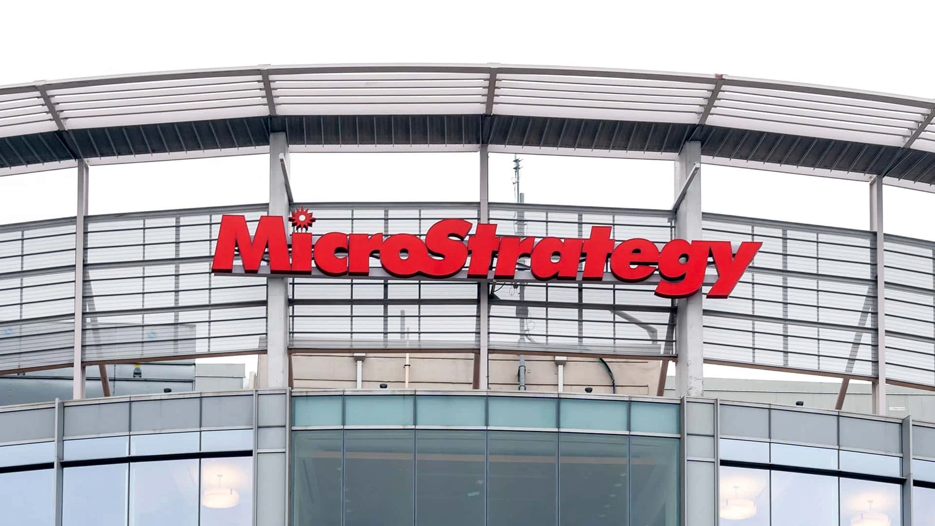 Акции MicroStrategy перегреты, поскольку более не являются безальтернативным вариантом вложений в криптовалюту на бирже, считают шортисты / Фото: Shutterstock