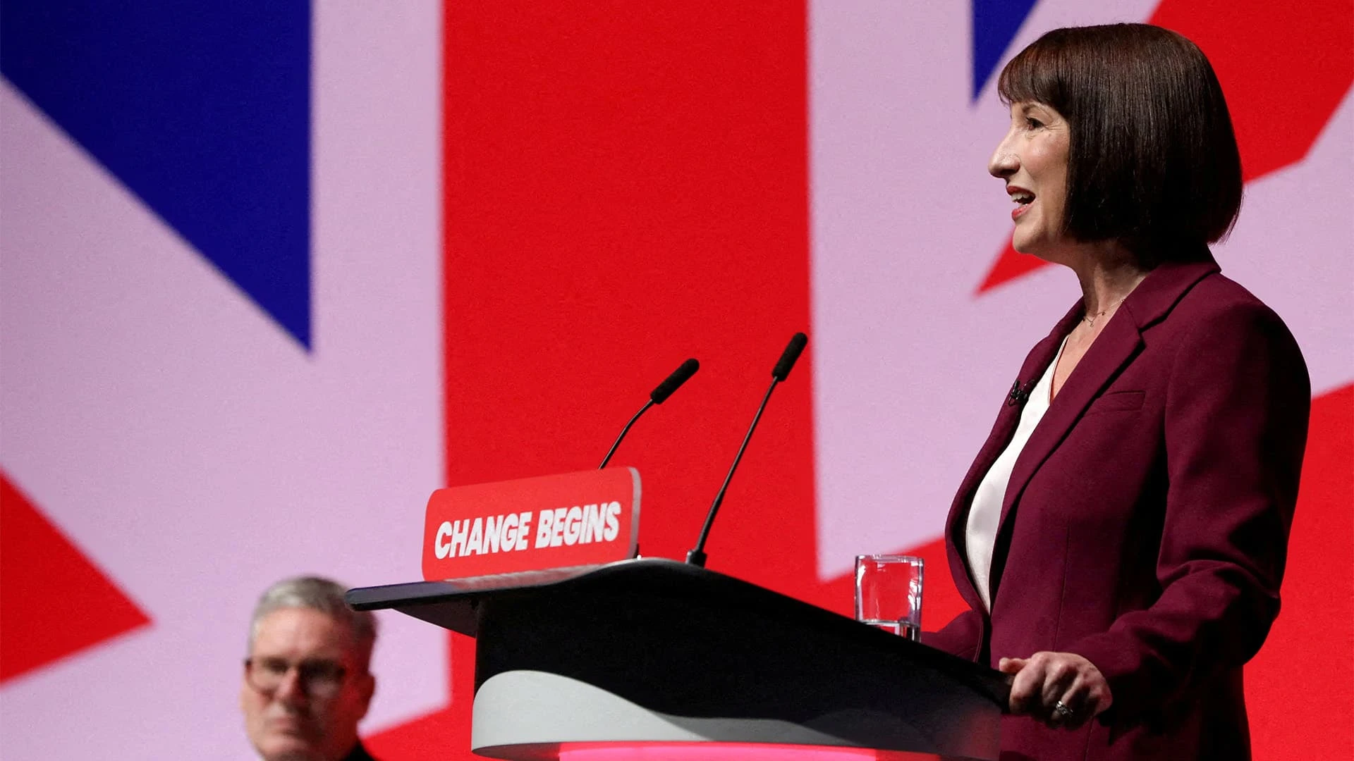 Канцлер британского казначейства Рэйчел Ривз тщательно подготовилась к представлению первого бюджетного плана, но инвесторов убедить в успешности планов правительства не удалось. Фото: REUTERS/Temilade Adelaja