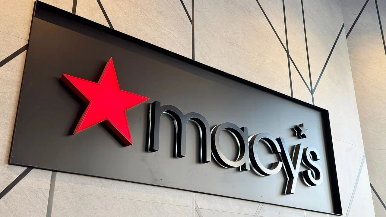 Согласно предварительным данным, продажи Macys в третьем квартале снизились на 2,4% / Фото: Shutterstock