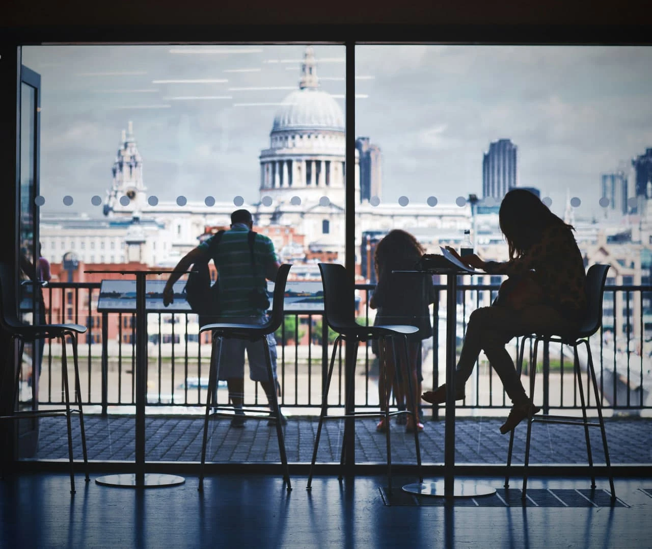 Инвесторы в США ждут публикации индекса настроений потребителей от Conference Board / Фото: Unsplash/Yuya Hata