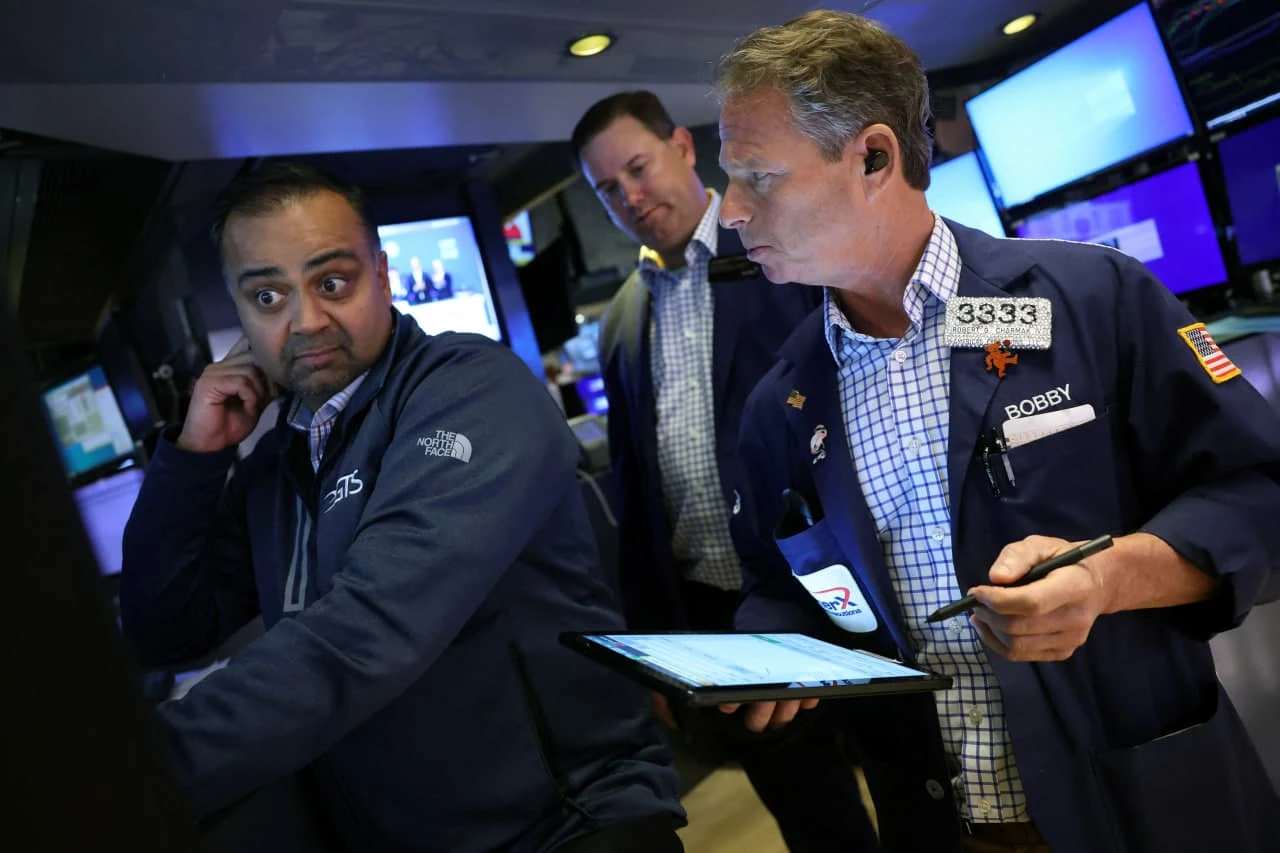 Уолл-стрит в ожидании сразу нескольких значимых релизов макроэкономических данных / Фото: Reuters /Brendan McDermid