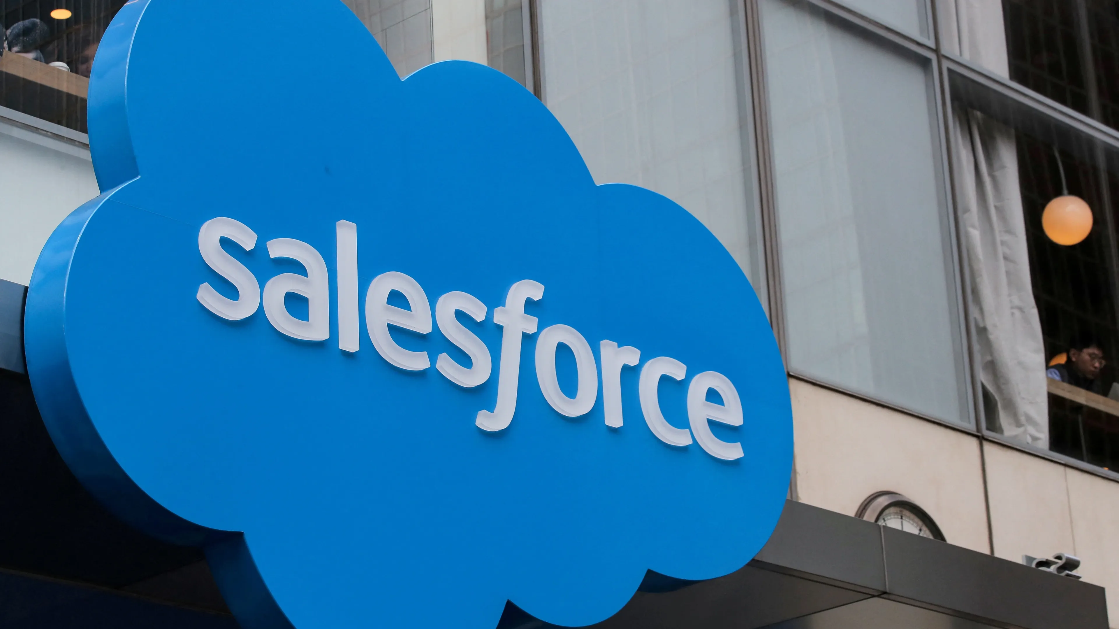 Salesforce сделал ставку на новый продукт Agentforce, предназначенный для поддержки клиентов и развития продаж / Фото: Reuters/Brendan McDermid