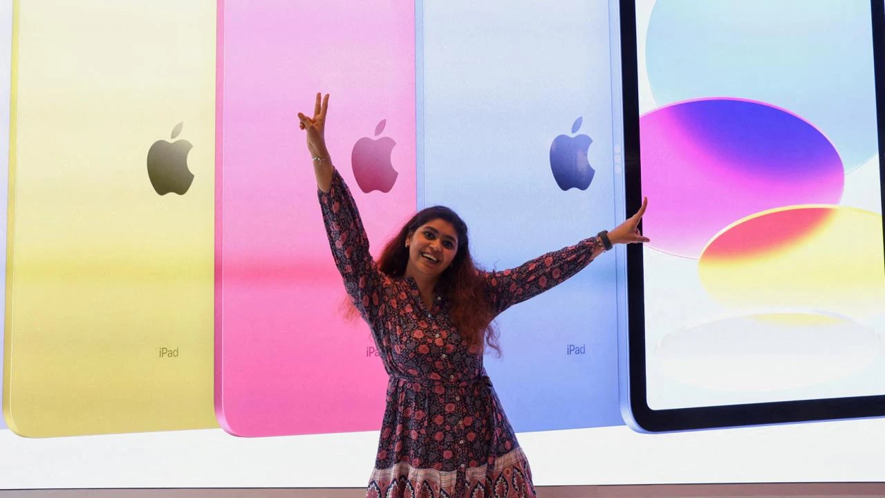 Акции Apple поднялись 4 декабря до рекорда наряду с бумагами еще нескольких технологических компаний США / Фото: Reuters/Francis Mascarenhas