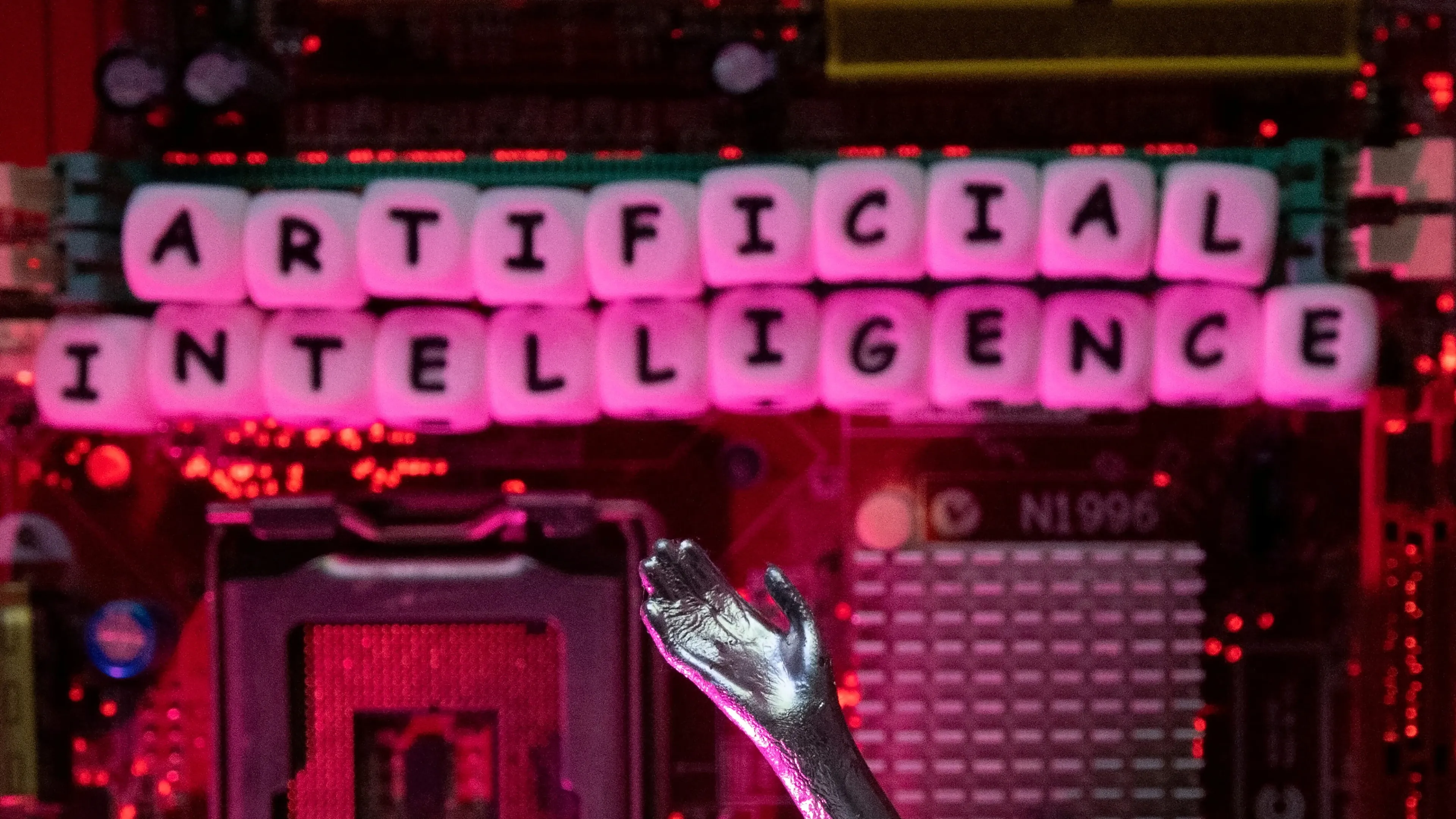 Аналитики Jefferies считают, что акции Microsoft, Meta, Alphabet, Amazon и Snowflake выиграют от развития софта для ИИ в 2025 году / Фото: Reuters/Dado Ruvic