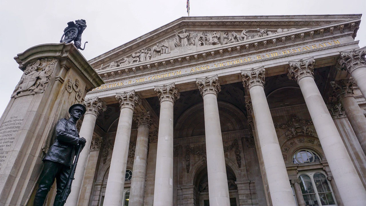 Акции британских компаний недооценены и торгуются с большим дисконтом относительно мировых аналогов, считают аналитики / Фото: shutterstock