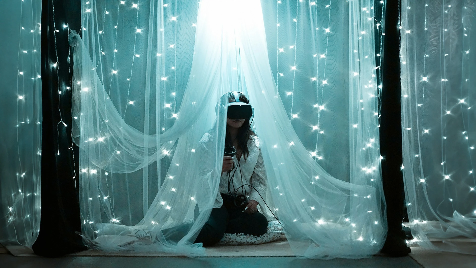 Уходящий год запомнится новыми носимыми устройствами, которые стали популярны среди адептов заботы о себе / Фото: Unsplash