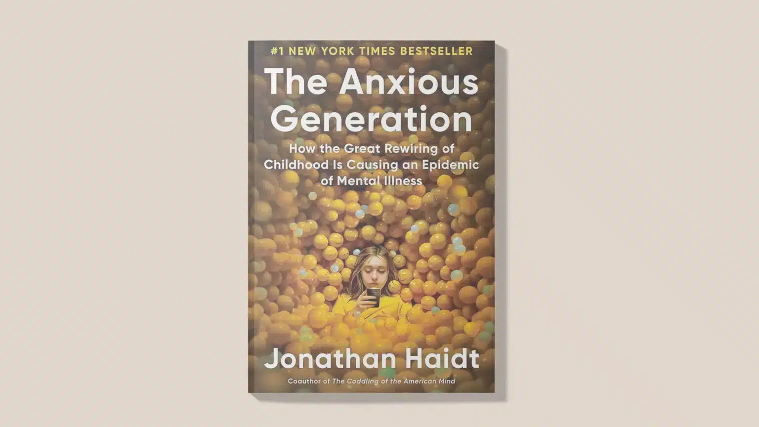Джонатан Хайдт разбирается, почему при культе здорового образа жизни и психотерапии молодые люди так несчастны. Фото: amazon.com