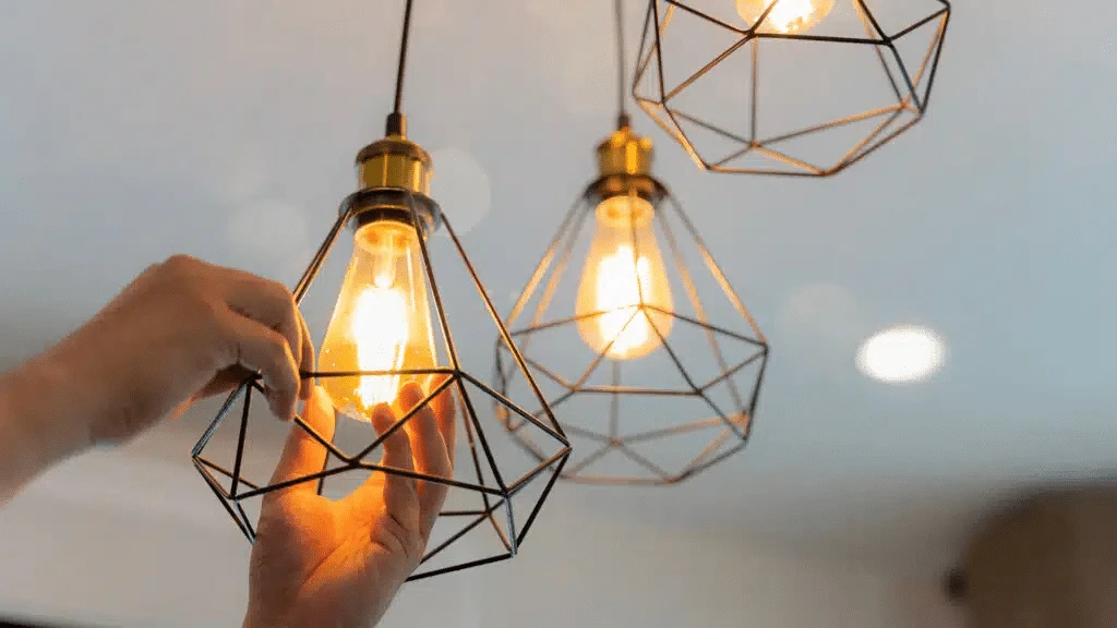 Lower Fed rates could benefit both property developers and companies focused on enhancing home comfort, according to Bloomberg / Photo: Shutterstock