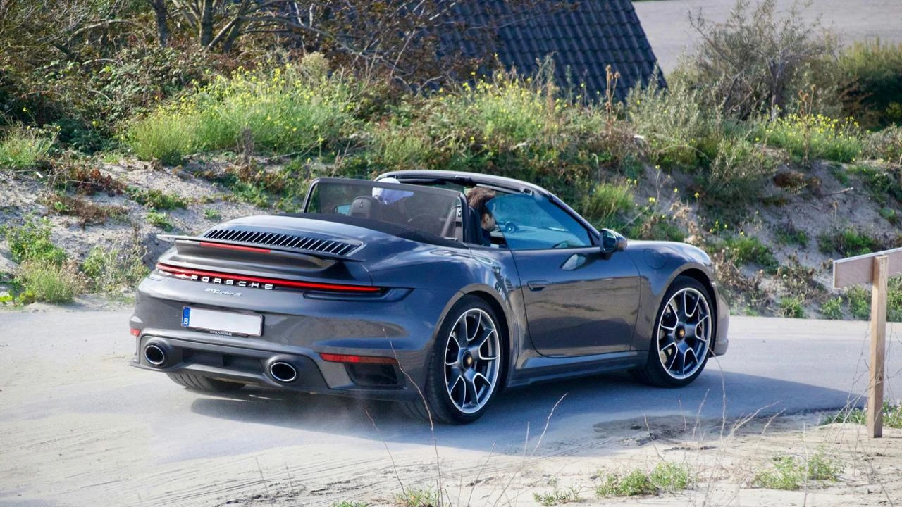 В 2024 году глобальные поставки Porsche сократились на 3% в сравнении с 2023-м / Фото: Unsplash/Baron