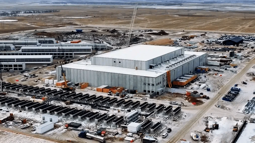 Applied Digital has secured funding from Macquarie to complete the buildout of its Ellendale data center (pictured). / Photo: x.com/APLDdigital