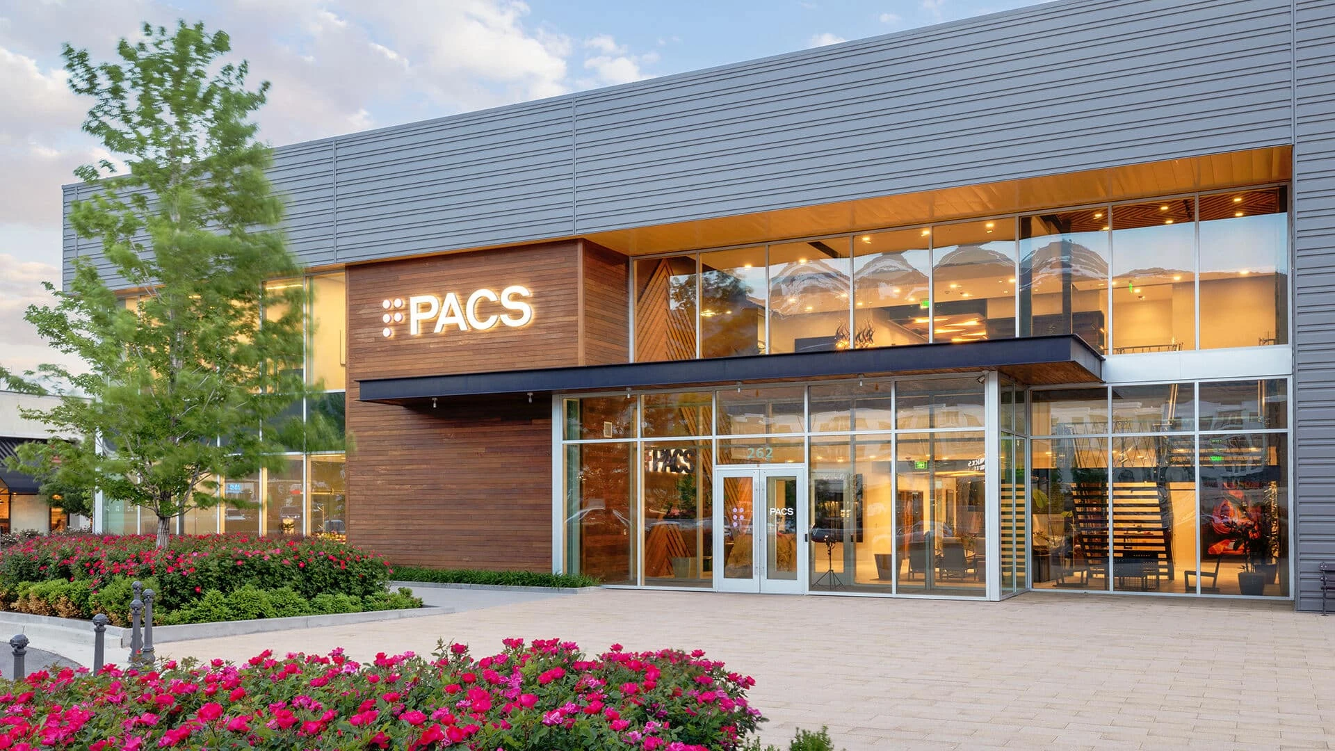 Атака шортистов обрушила котировки компании PACS, занимающейся сестринским уходом за пациентами / Фото: pacs.com