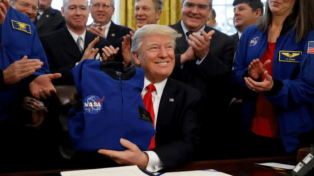 Trumps inauguration speech sparked a rally in space stocks. / Photo: REUTERS/Kevin Lamarque
