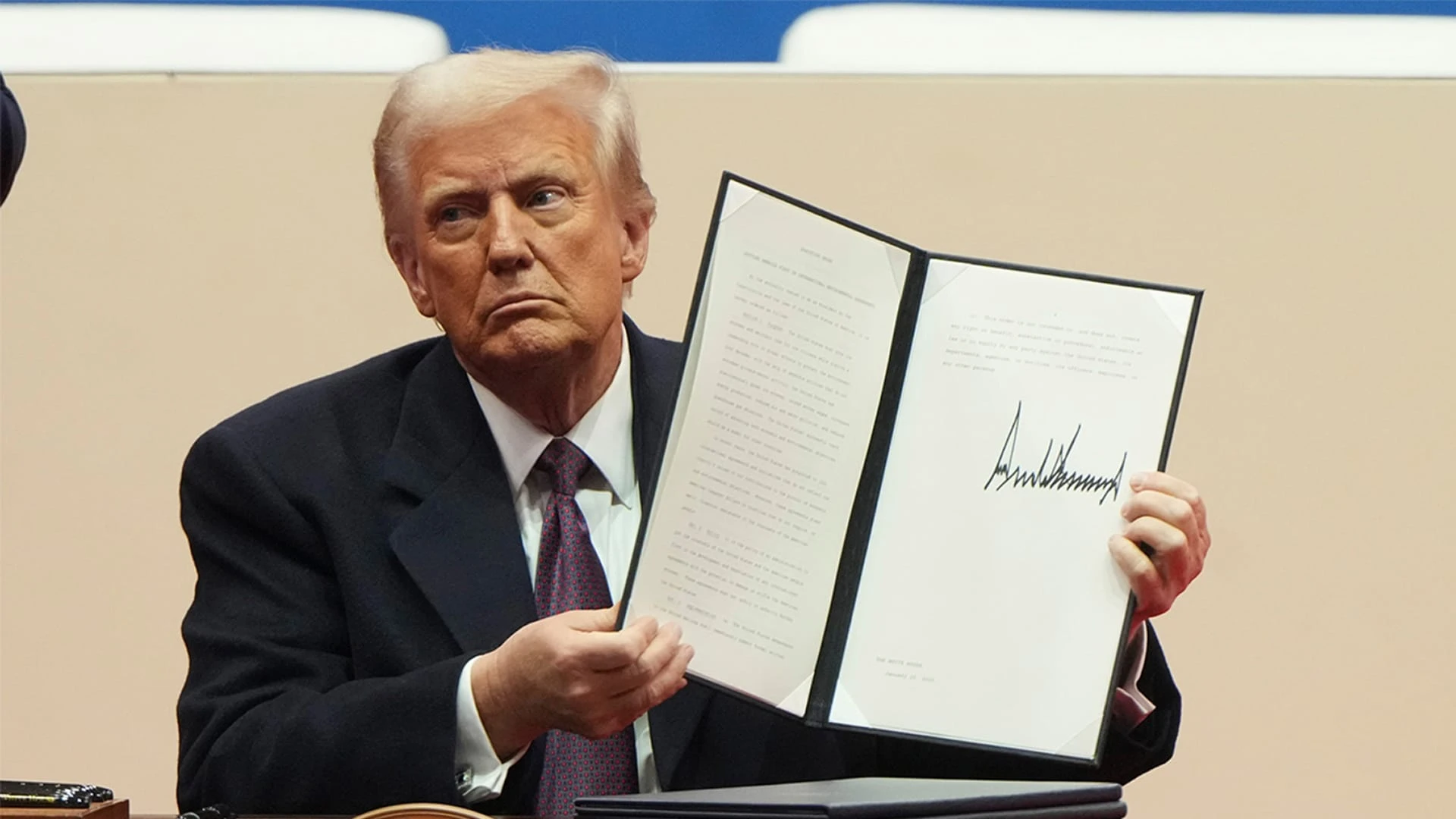 Трамп поручил рассмотреть возможность создания нацрезерва из конфискованной криптовалюты / Фото: Kevin Lamarque/REUTERS / Фото: Kevin Lamarque/REUTERS