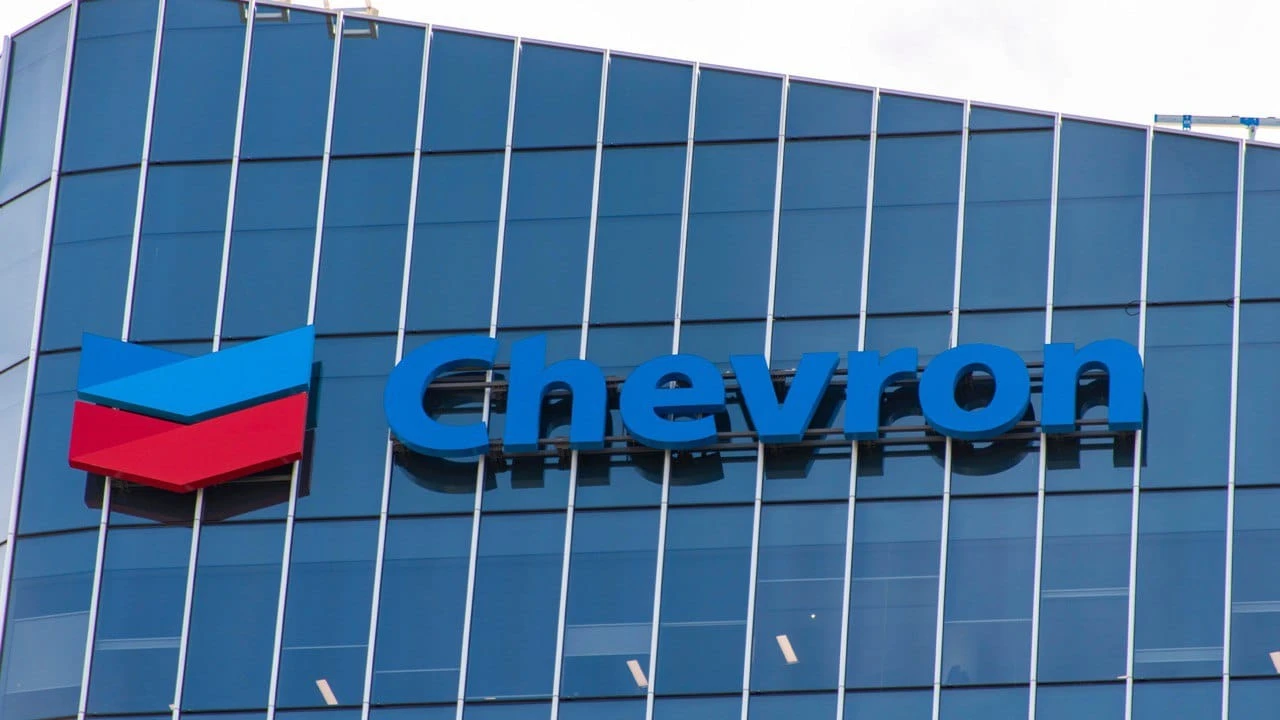 Годовая прибыль Chevron снизилась на 17%, а Exxon Mobil — на 6,5% / Фото: shutterstock