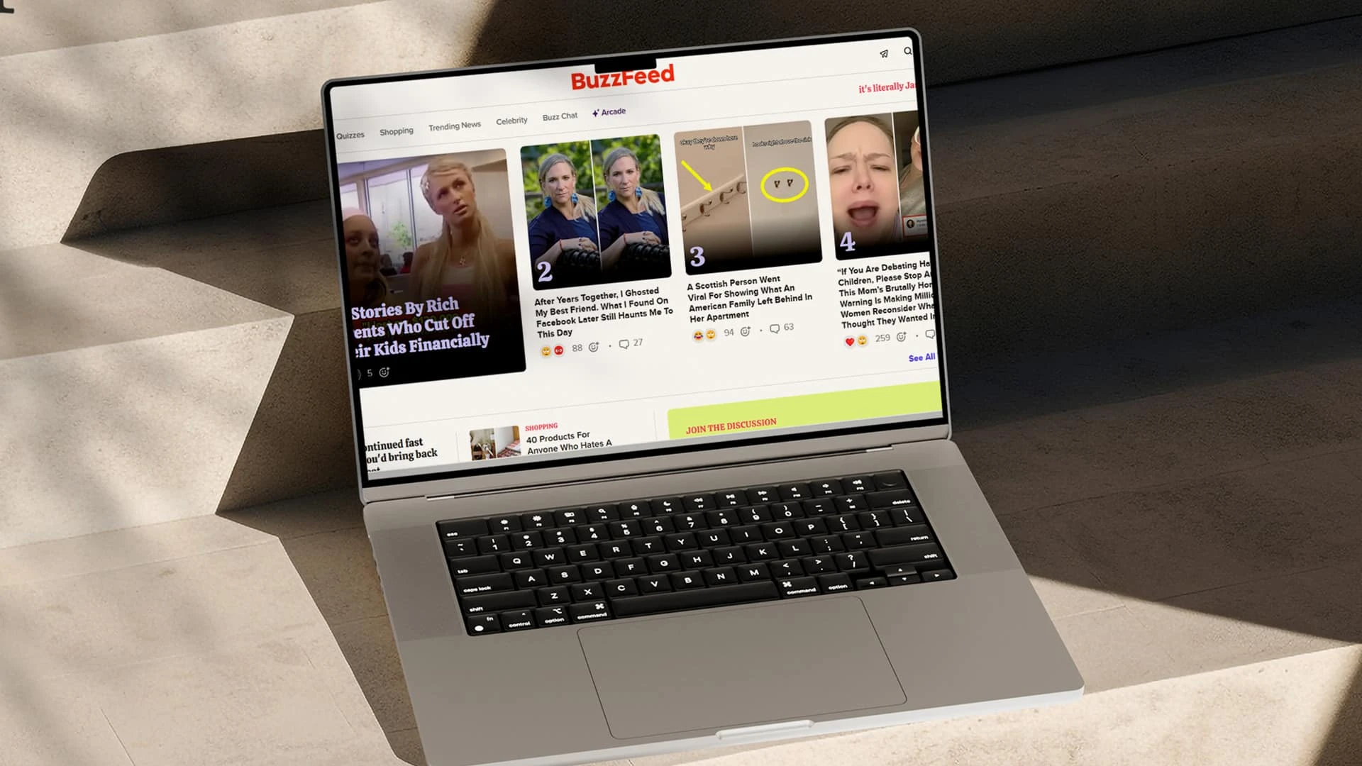 BuzzFeed был символом новых цифровых медиа и конкурентом крупных СМИ с мировым именем. Фото: shutterstock