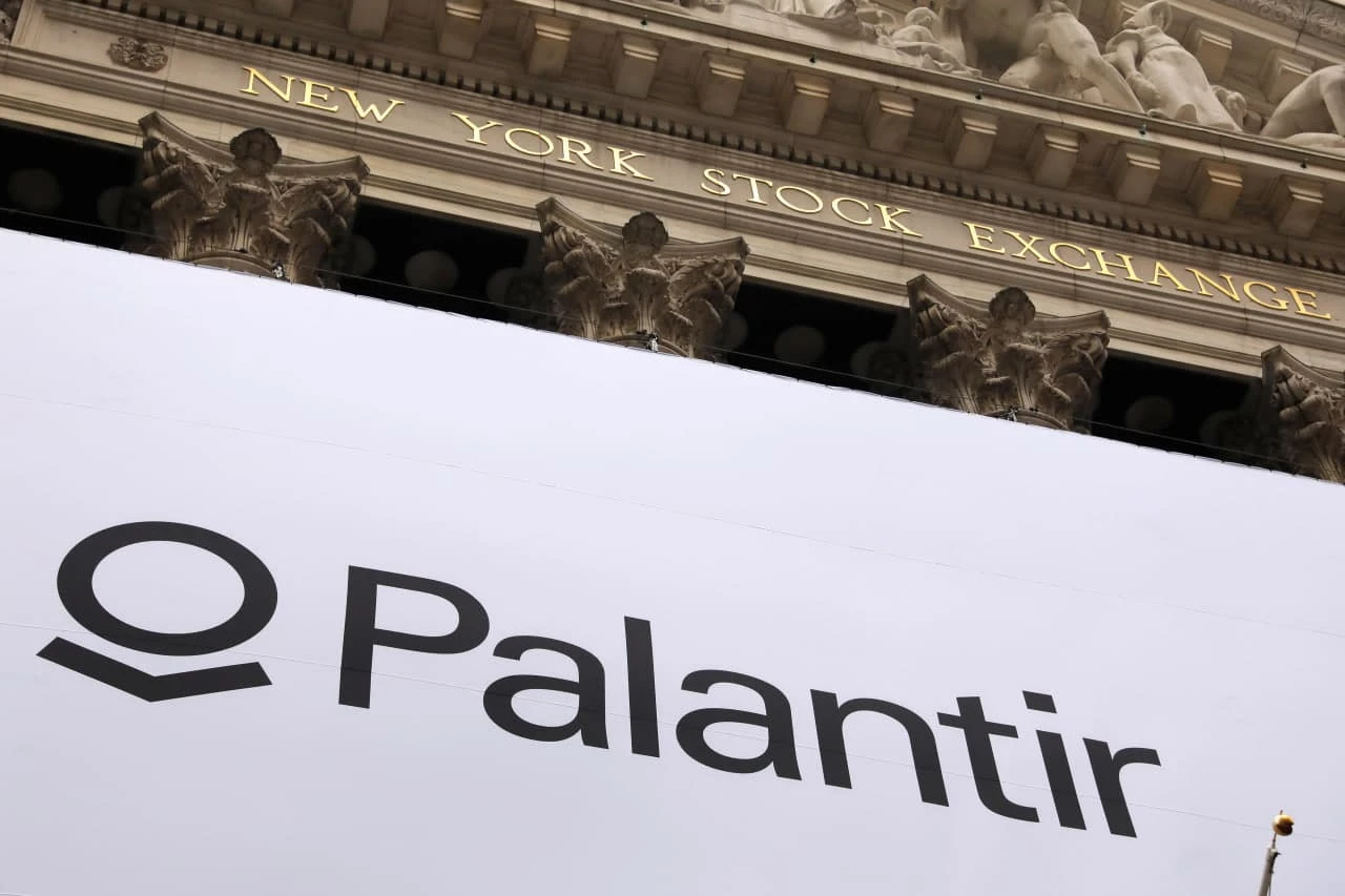 Акции Palantir Technologies на Нью-Йоркской бирже подскочили на 27% после сильного отчета / Фото: Reuters/Andrew Kelly