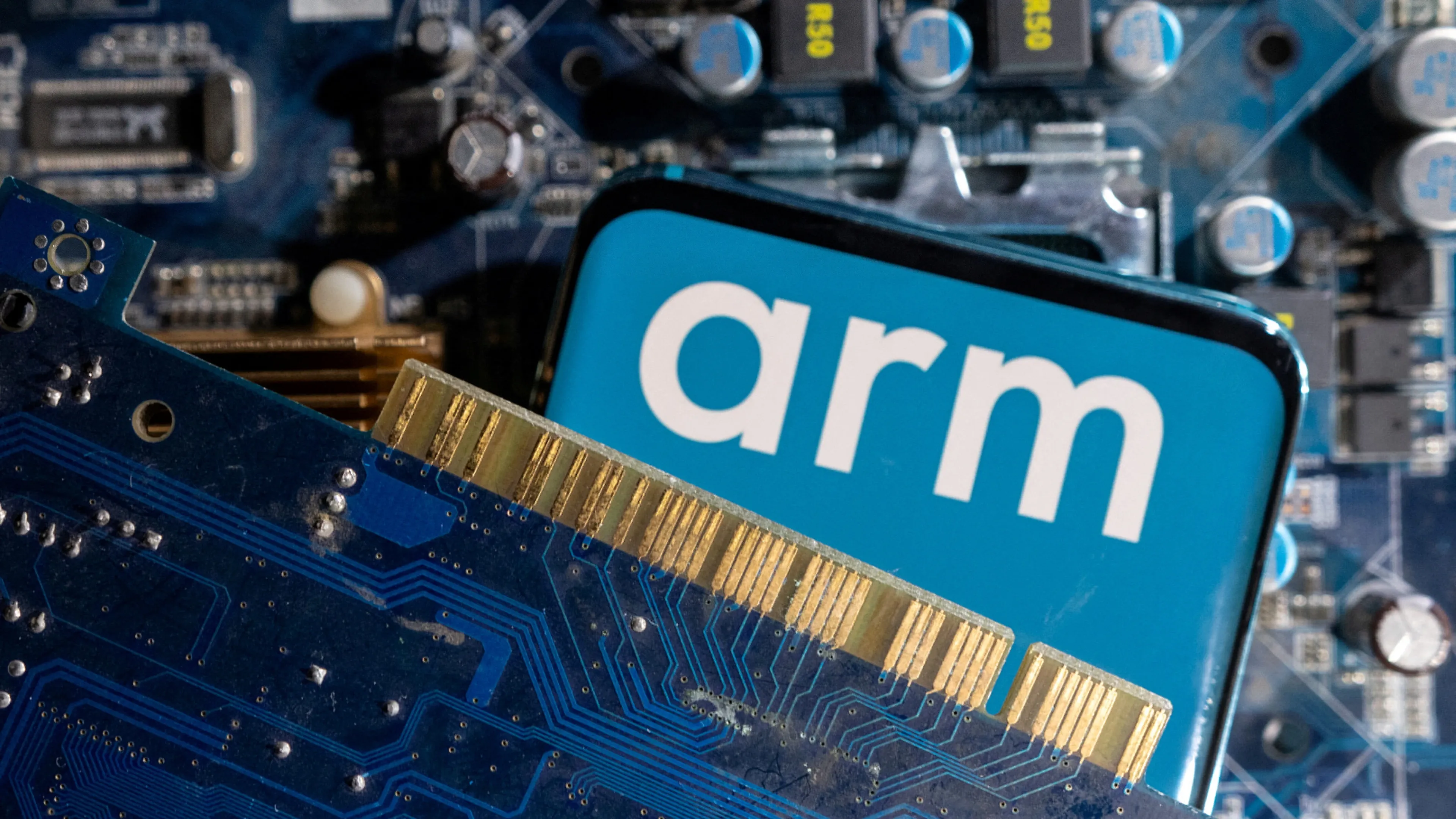 Arm Holdings дал прогноз по выручке на текущий квартал в соответствии с ожиданиями Уолл-стрит, что разочаровало инвесторов / Фото: Reuters/Dado Ruvic