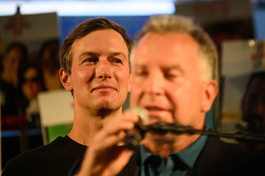 Если мирный план будет реализован, Кушнер и Уиткофф могут возглавить проект по восстановлению Газы — переговоры с девелоперами уже идут — источники WSJ. Фото: Alexi Rosenfeld/Getty Images