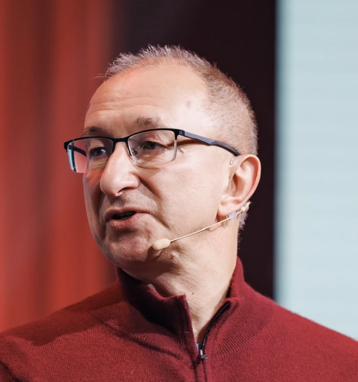 Достов  Виктор