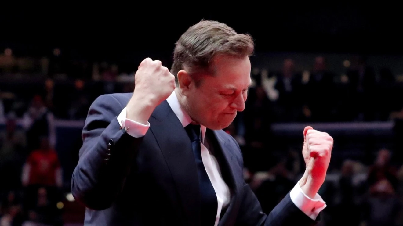 Компания Илона Маска Starlink и сотовый оператор T-Mobile объявили о запуске бета-тестирования своего нового сервиса — спутниковой мобильной связи. В перспективе он может перекроить этот рынок. Фото: X/The White House