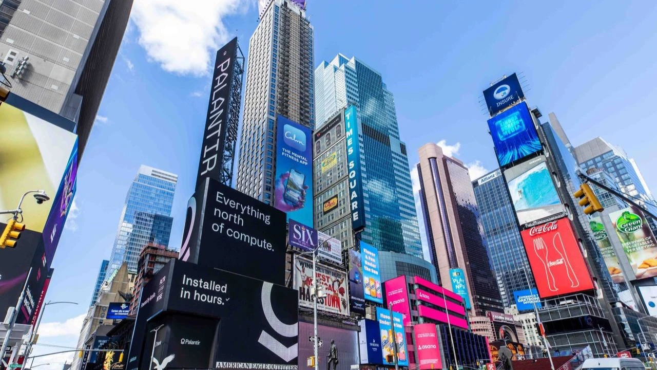 Акции Palantir показали лучший рост в индексе S&P 500 в 2024 году / Фото: X/NYSE