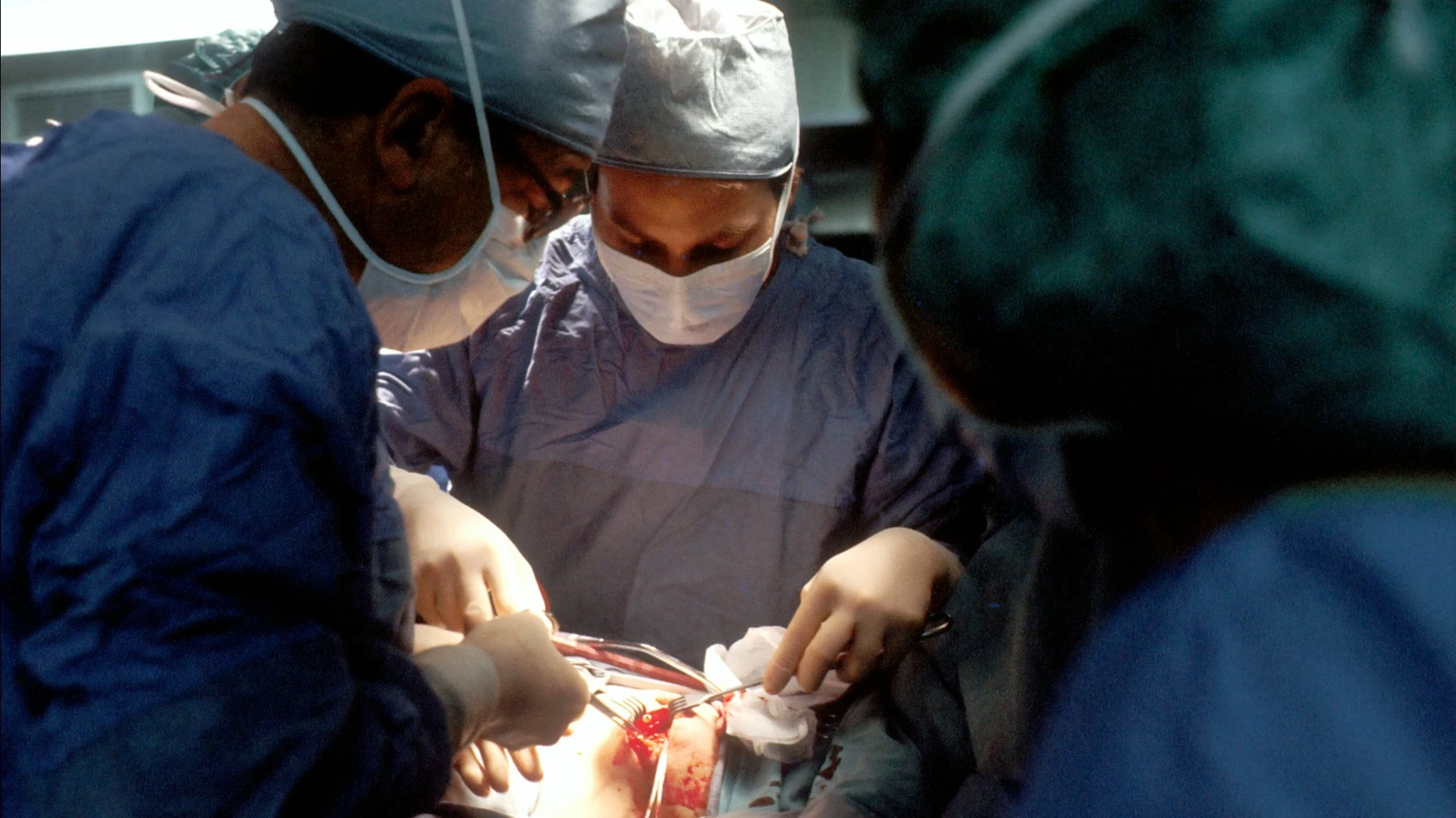 If the trend of antibiotics becoming ineffective continues, even routine surgeries will become dangerous. / Photo: Unsplash/National Cancer Institute