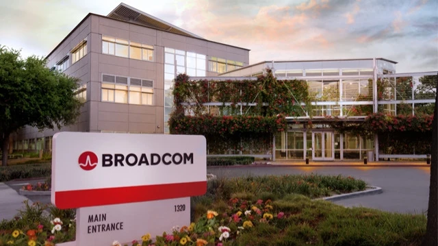 Успехи и оптимизм Broadcom стали «успокоением» для инвесторов и подтверждением, что спрос на ИИ-технологии продолжает расти / Фото: Broadcom