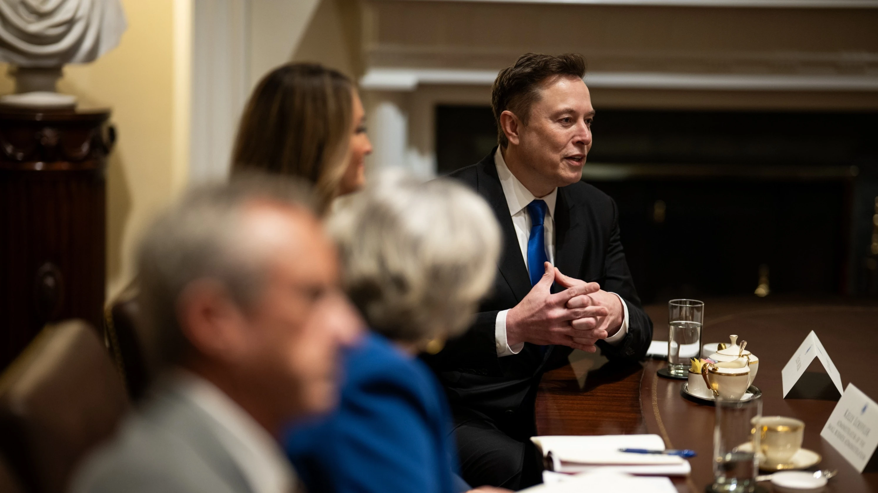 Инвесторы опасаются, что увлечение Илона Маска политикой может негативно сказаться на репутации и продажах Tesla / Фото: X/WhiteHouse