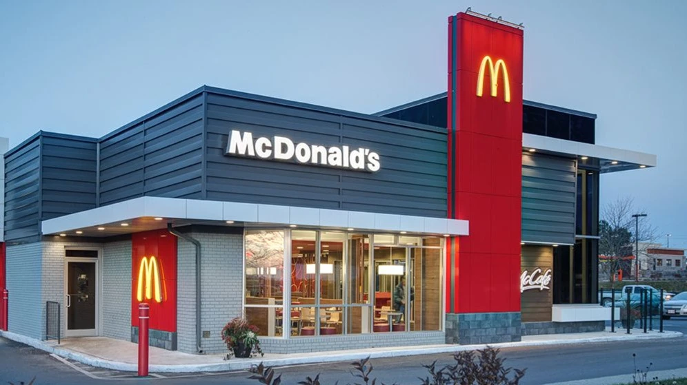 Аналитики UBS назвали три «акции-гавани», которые отличаются низкой волатильностью в условиях разгорающейся торговой войны / Фото: McDonalds