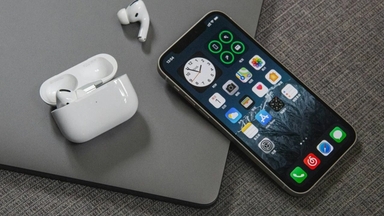 Apple готовится провести крупнейшее обновление iOS за последние несколько лет / Фото: unsplash / Vista Wei