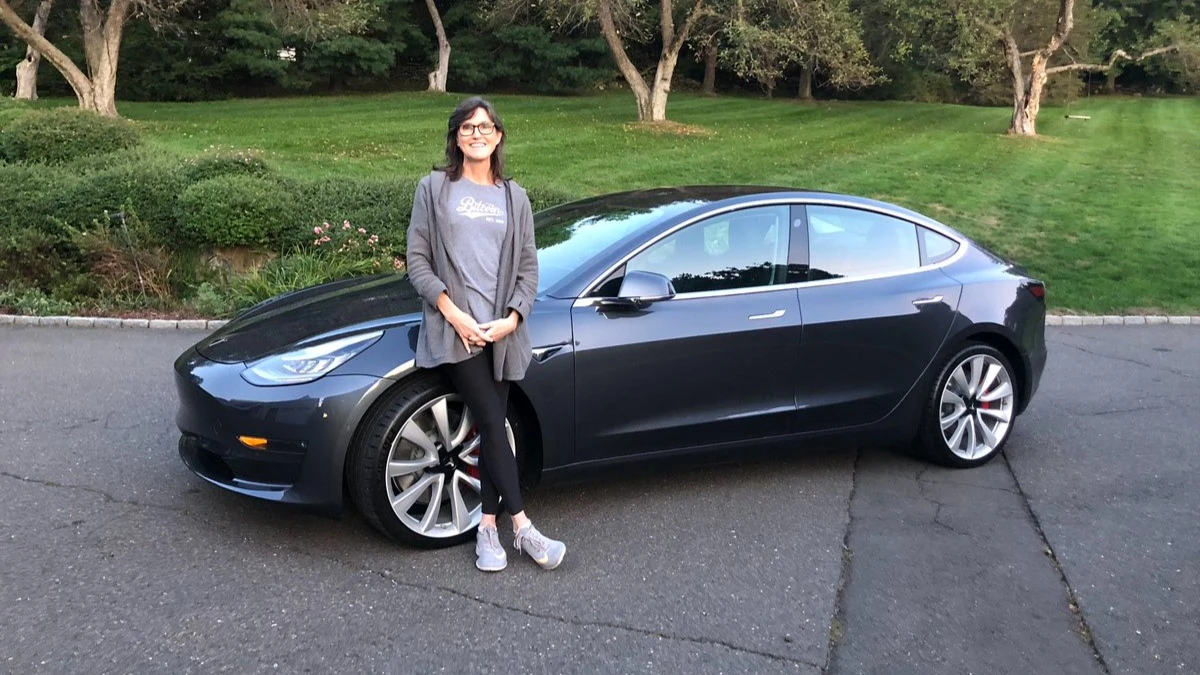 На фоне обвала фондового рынка инвесторы вложили почти $300 млн в ARK Innovation ETF, управляемый Кэти Вуд / Фото: X / CathieDWood