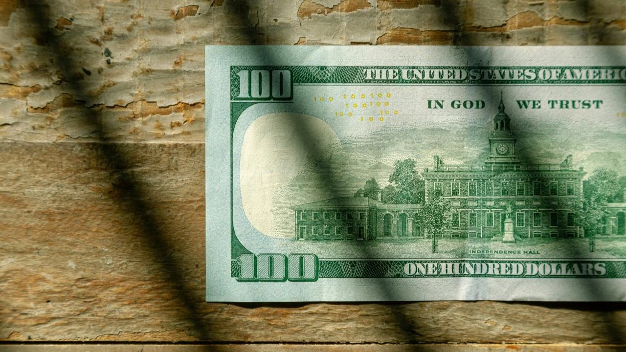 JPMorgan оценивает риск скатывания США в рецессию как 50/50, если Трамп в апреле введет обещанные им пошлины / Фото: Unsplash/Live Richer