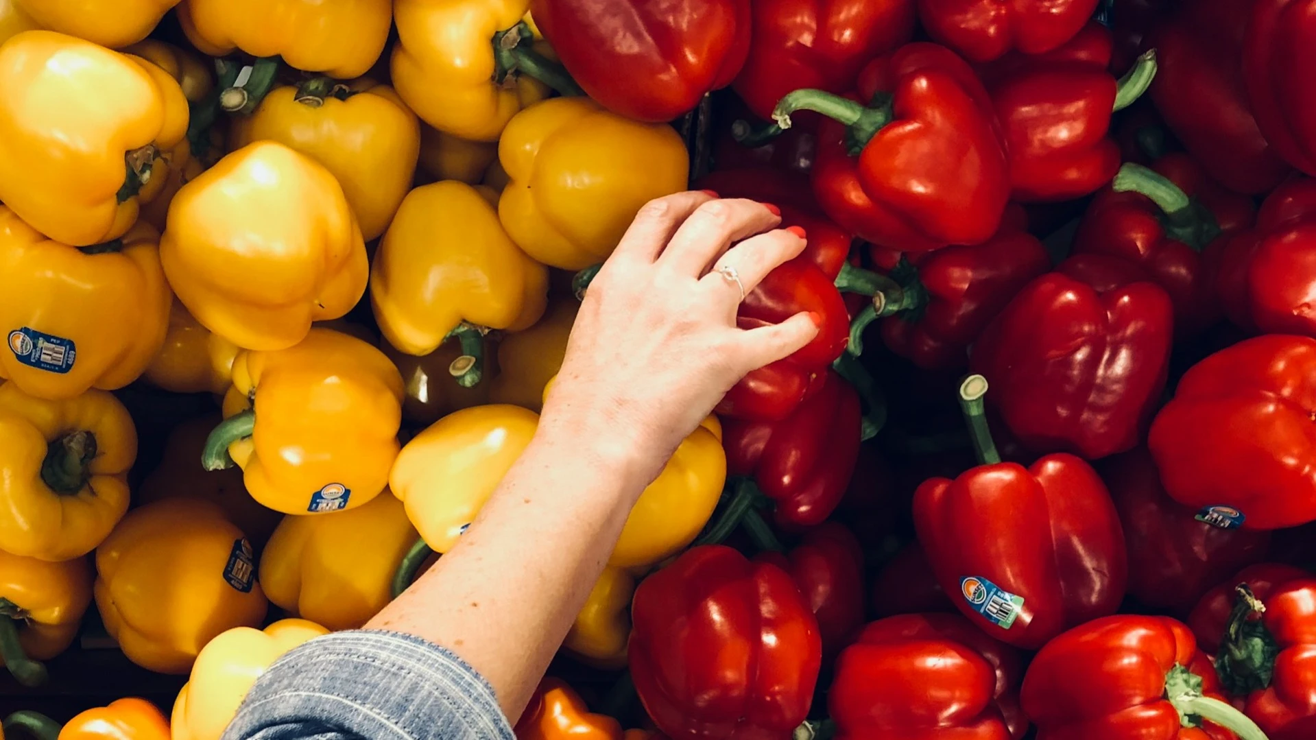 В центре внимания участников предстоящей сессии будет статистика розничных продаж за февраль / Фото: Unsplash/sydney Rae