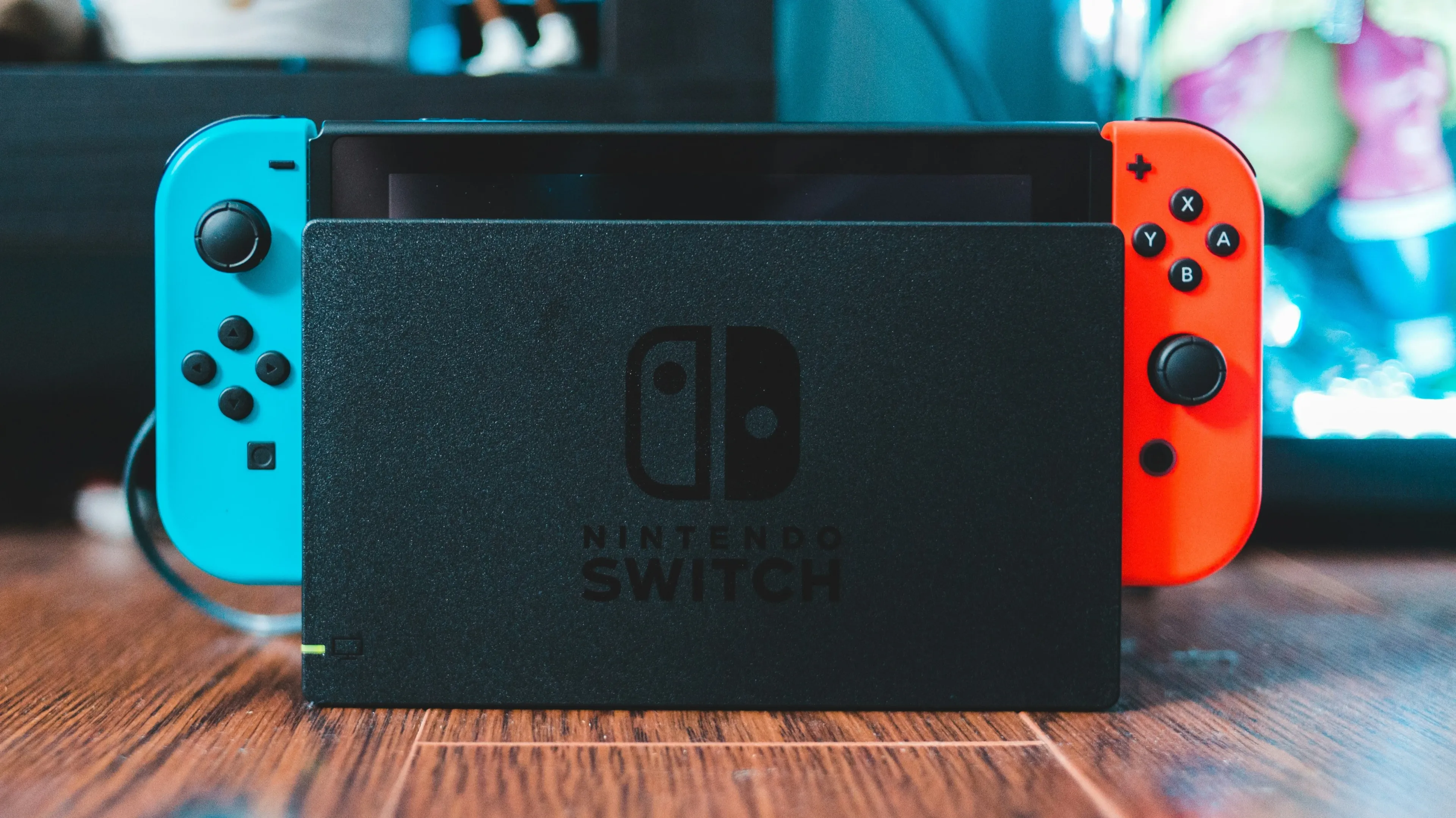 Замедление продаж не обновлявшейся с 2017 года консоли Switch оказывает давление на выручку Nintendo в последние кварталы / Фото: Unsplash/Erik Mclean