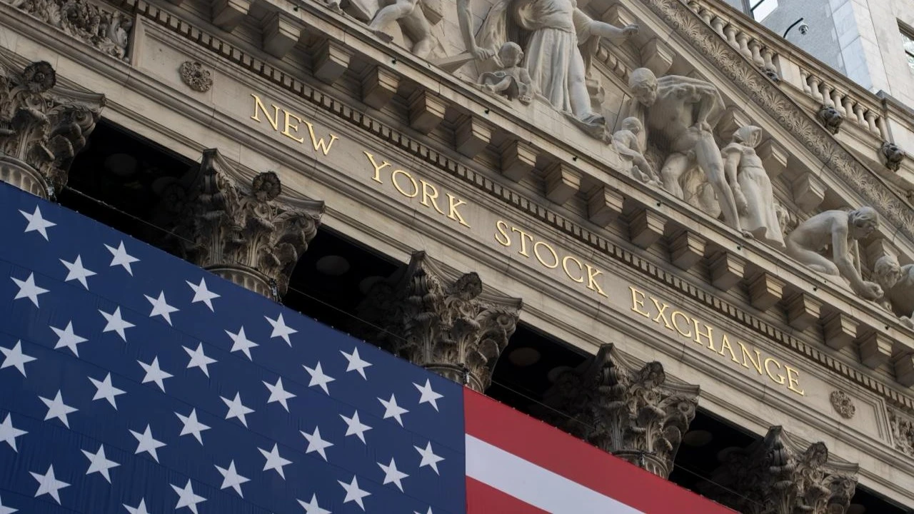 Акции технологических гигантов США подешевели на торгах 31 марта из-за опасений рынка по поводу пошлин / Фото: Tada Images/Shutterstock.com