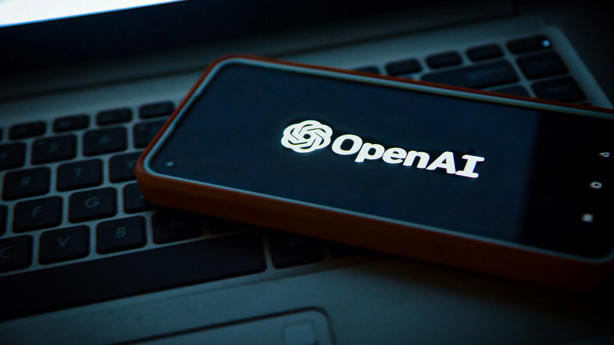 Tженедельная аудитория ChatGPT достигла 500 млн пользователей, при том что еще месяц назад она составляла 400 млн / Фото: Unsplash/Levart_Photographer