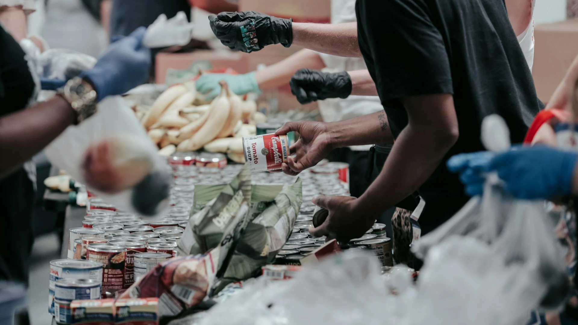 Freedom Broker ожидает роста индекса потребительских расходов PCE и снижения темпов роста ВВП США в четвертом квартале / Фото: Unsplash/Joel Muniz