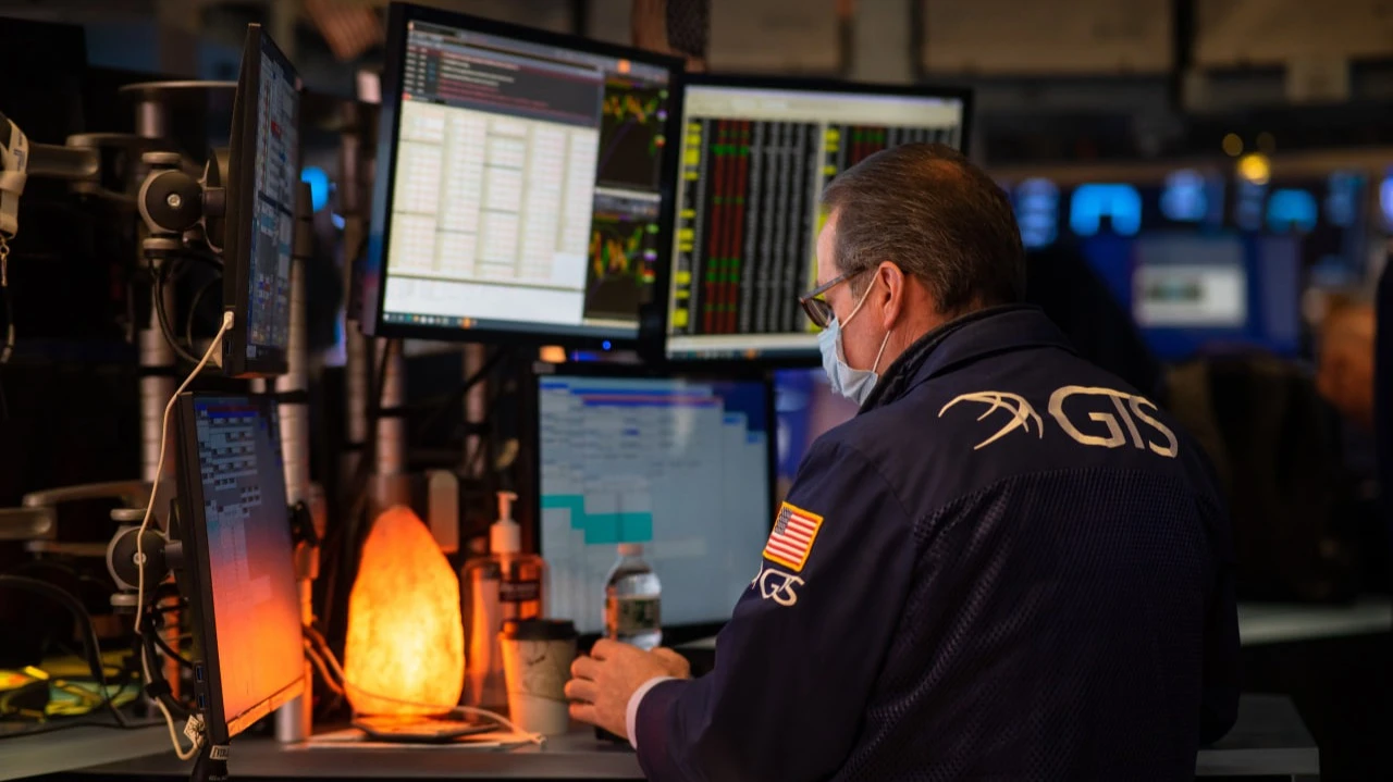 Smaller companies are more vulnerable than larger ones to tariff-related cost shocks. / Photo: Steve Sanchez Photos / Shutterstock.com