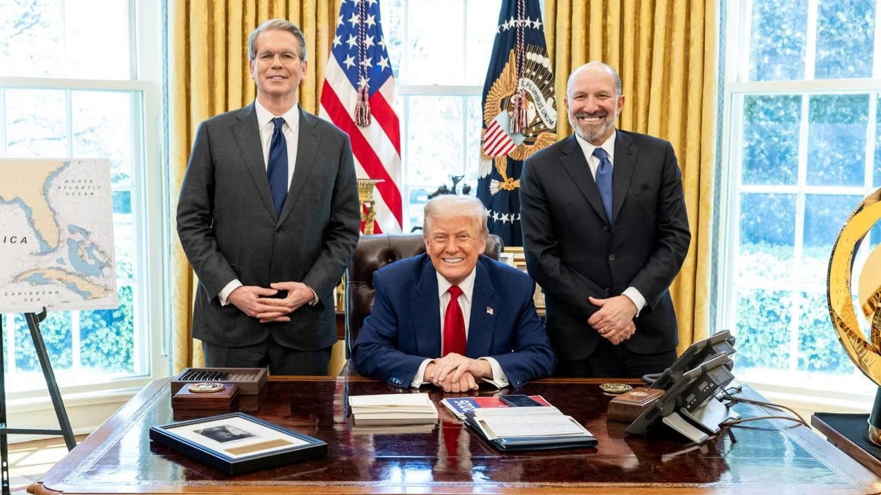 Инвестор-миллиардер Билл Экман, недавно критиковавший торговую политику Дональда Трампа, теперь называет ее блестящей / Фото: X/The White House