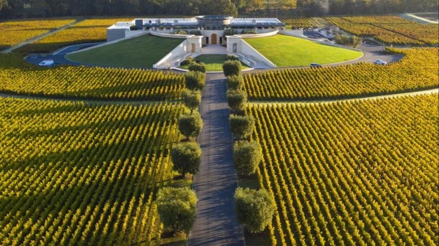 Opus One — одна из самых известных виноделен долины Напа. Фото: en.opusonewinery.com