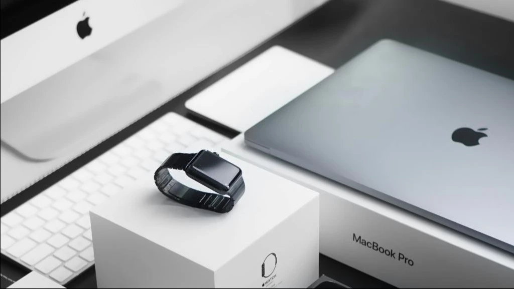 Аналитик также ухудшил долгосрочный прогноз по прибыли Apple из-за продолжающейся торговой войны США и Китая/ Фото: Unsplash/ Julian Ohayon